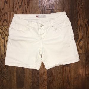 Levi’s Midi White Shorts SZ 11